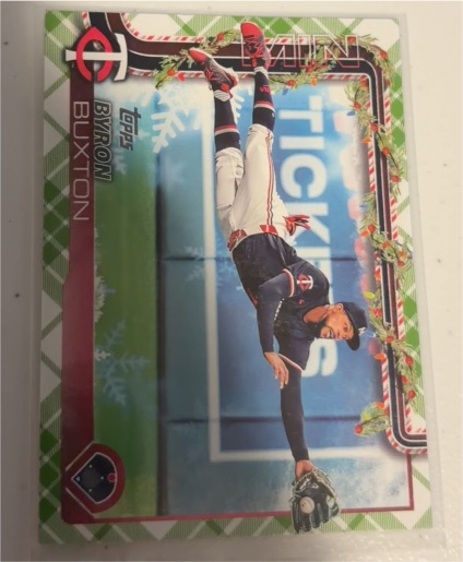 2025 Topps Holiday #H11 Byron Buxton — front
