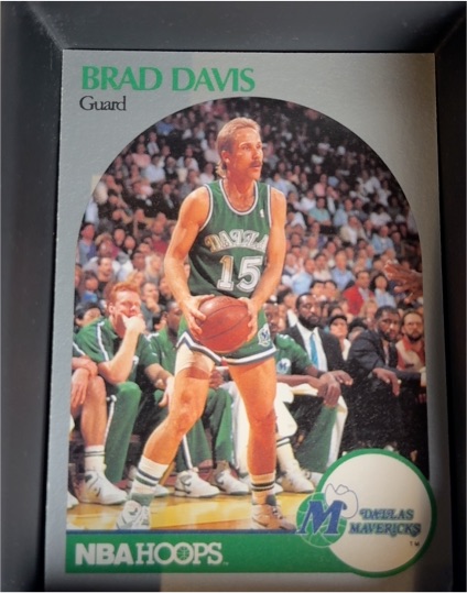 1990-91 Hoops #84 Brad Davis — front