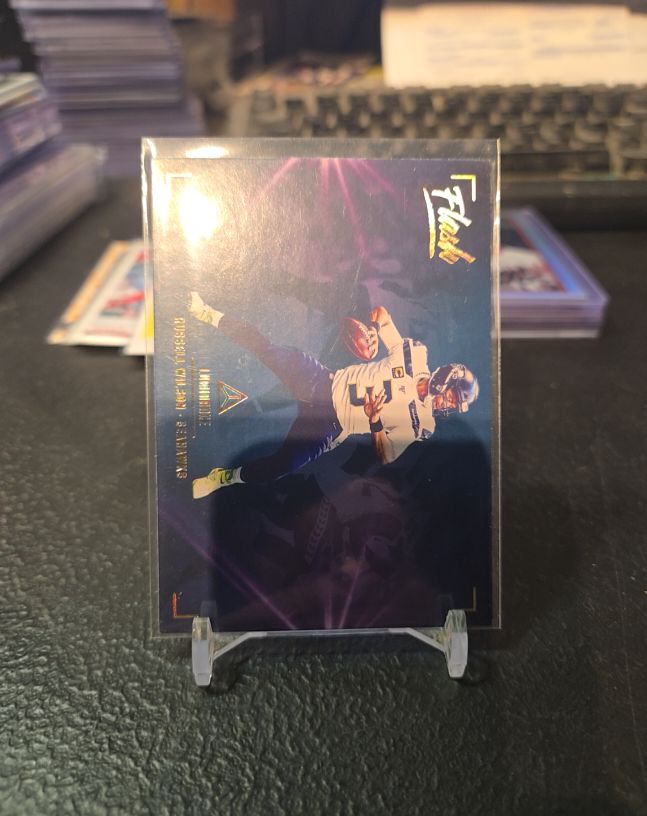 2020 Panini Luminance Flash Insert #F17 Russell Wilson — front