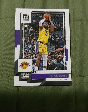 2022-23 Panini Donruss #128 LeBron James — front