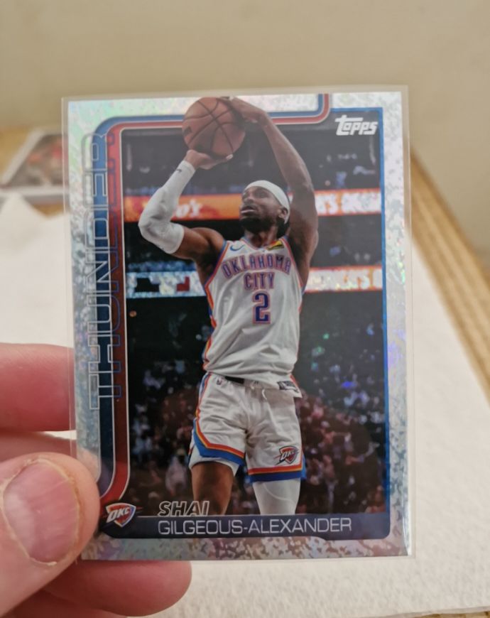 2025-26 Topps Basketball #115 Shai Gilgeous-Alexander — front