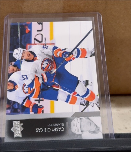2021-22 Upper Deck #364 Casey Cizikas — front
