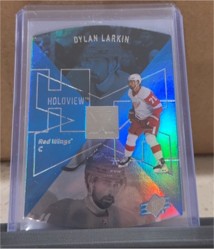 2023-24 Upper Deck Extended Series 1997-98 SPx Holoview Retros #SPX-31 Dylan Larkin — front
