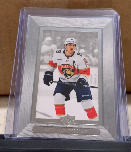 2023-24 Upper Deck Extended Series Bee Hive #BH-18 Matthew Tkachuk — front
