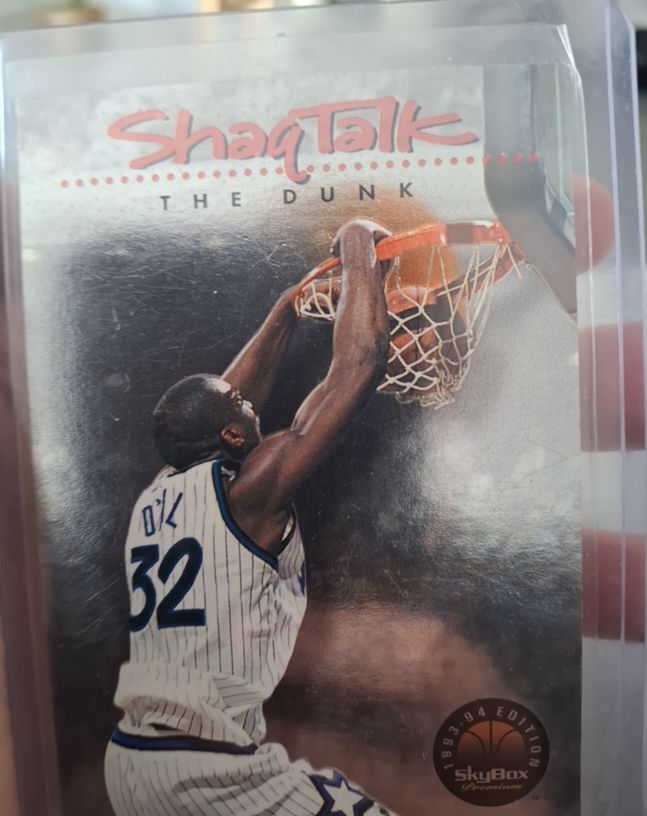 1993-94 Skybox Premium #4 The Dunk Shaquille O'Neal Shaq Talk — front