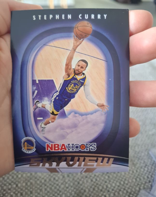 2023-24 Panini NBA Hoops #10 Stephen Curry Skyview — front
