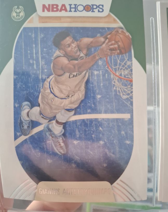 2020-21 Panini NBA Hoops #166 Giannis Antetokounmpo — front