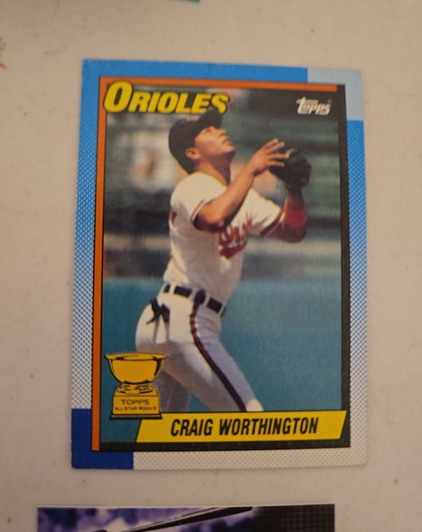 1990 Topps #521 Craig Worthington — front