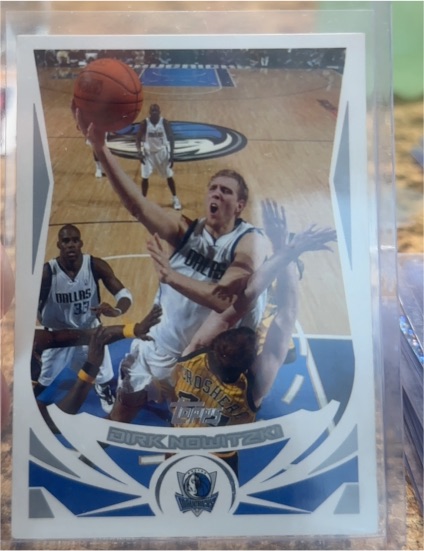 2004-05 Topps #41 Dirk Nowitzki Dallas Mavericks — front