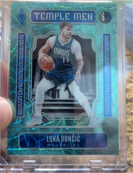 2023-24 Panini Phoenix #13 Luka Dončić Temple Men — front