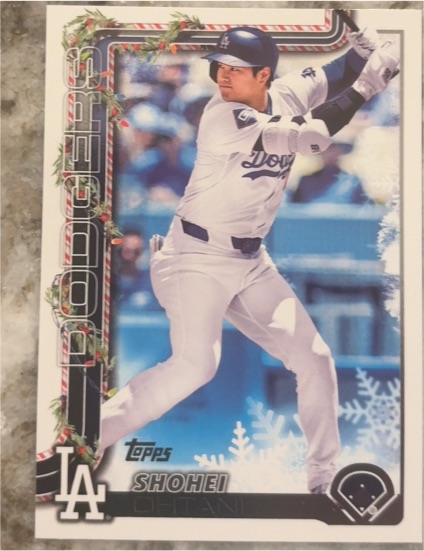 2025 Topps Holiday #H200 Shohei Ohtani — front