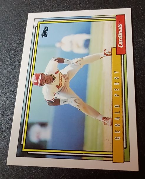 1992 Topps #498 Gerald Perry — front
