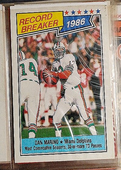 1987 Topps #6 Dan Marino Record Breaker Miami Dolphins — front
