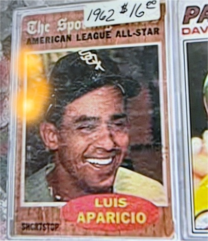 1962 Topps #469 Luis Aparicio — front