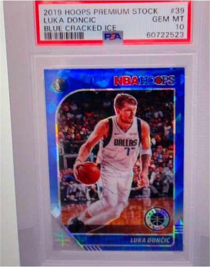 2019 Hoops Premium Stock #39 Luka Doncic Blue Cracked Ice — front