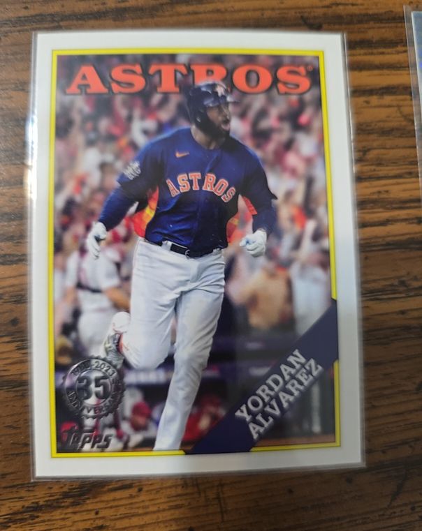 2023 Topps Series 2 1988 35th Anniversary #2T88-12 Yordan Alvarez — front
