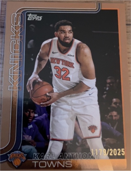 2025-26 Topps #19 Karl-Anthony Towns — front