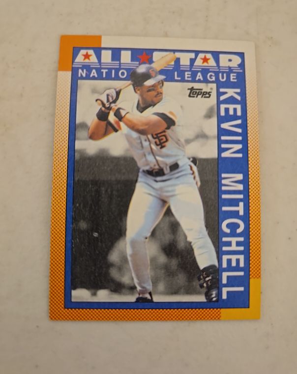 1990 Topps #401 Kevin Mitchell — front