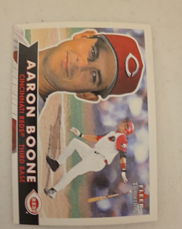 2001 Fleer Tradition #33 Aaron Boone — front