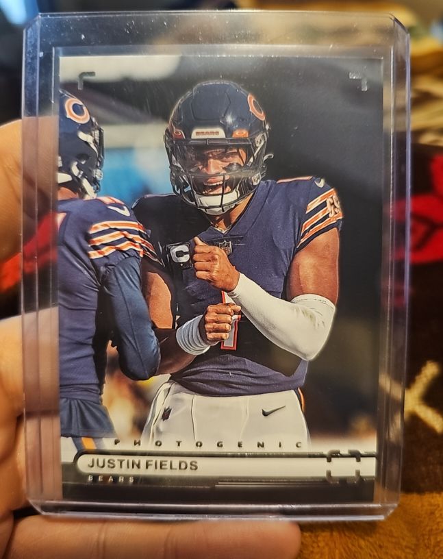 2022 Panini Chronicles Photogenic #PH-24 Justin Fields — front