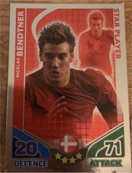 2010 Topps Match Attax Star Player Nicklas Bendtner — front
