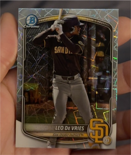 2025 Bowman Chrome #BCP-204 Leo De Vries — front