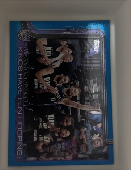 2025-26 Topps #295 Light The Beam!: Kings Have Fun Hooping! — front