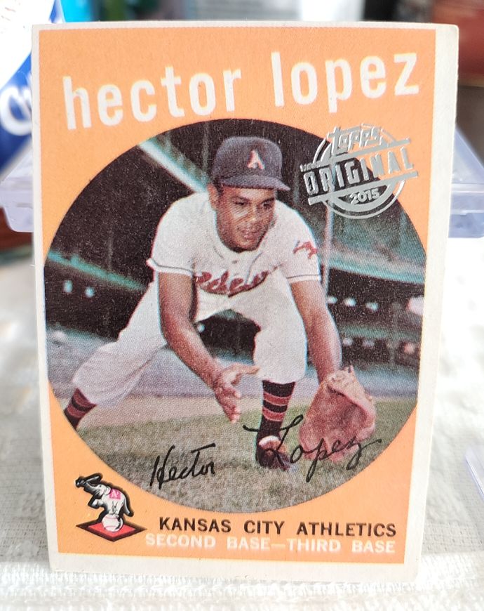 1959 Topps #402 Hector Lopez — front