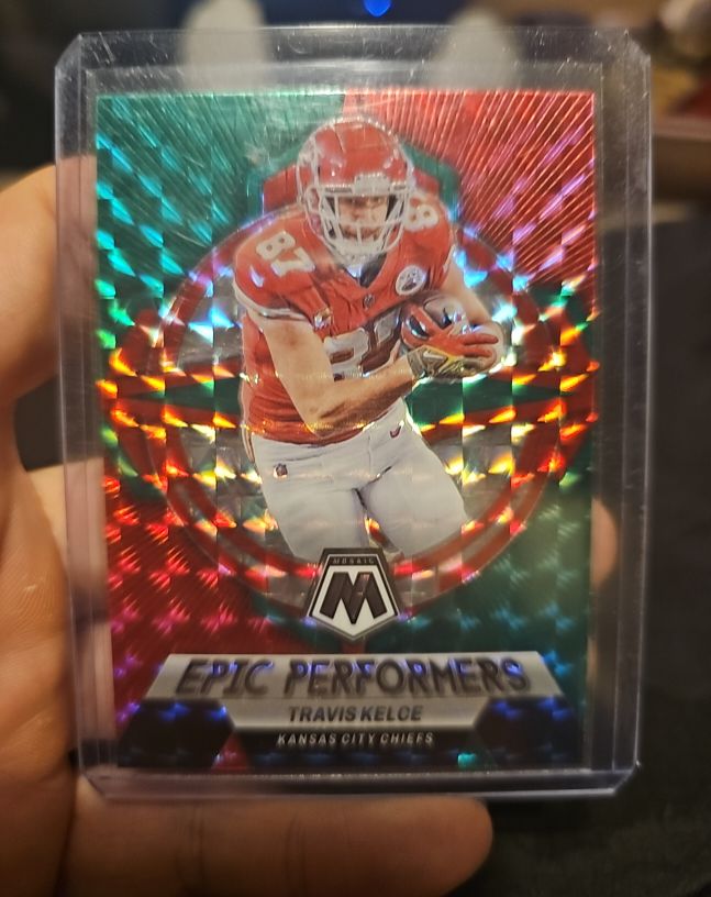 2023 Panini Mosaic Epic Performers #EP-TK Travis Kelce — front