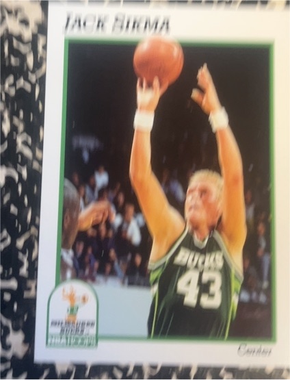 1991-92 Hoops #122 Jack Sikma Milwaukee Bucks — front