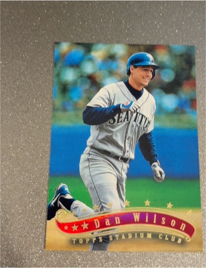 1997 Topps Stadium Club Dan Wilson — front