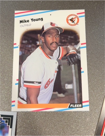 1988 Fleer #575 Mike Young — front