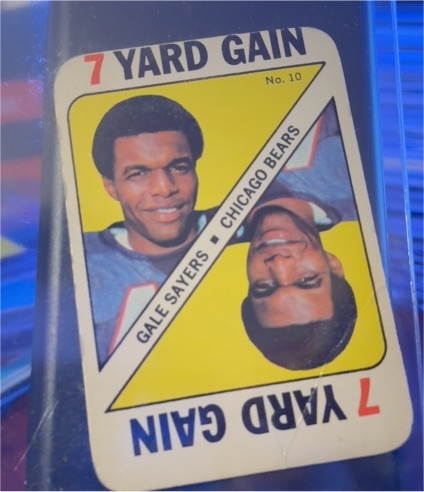 1971 Topps Game #10 Gale Sayers — front