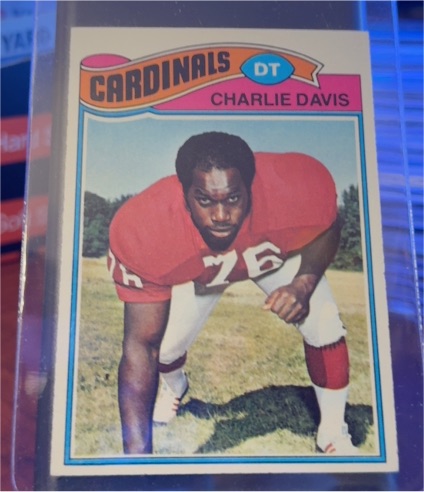 1977 Topps #303 Charlie Davis — front