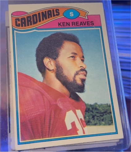 1977 Topps Football #461 Ken Reaves — front