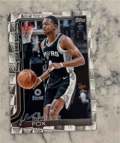 2025-26 Topps #196 De'Aaron Fox — front