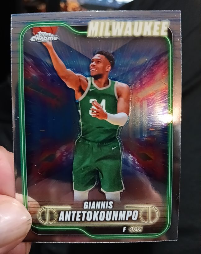 2024-25 Topps Chrome #41 Giannis Antetokounmpo — front