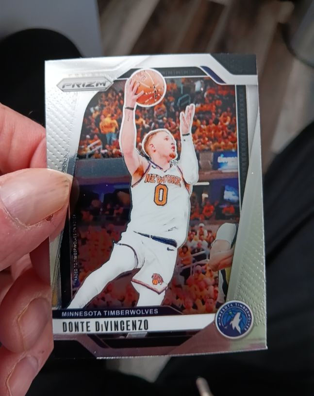 2024-25 Panini Prizm #51 Donte DiVincenzo — front