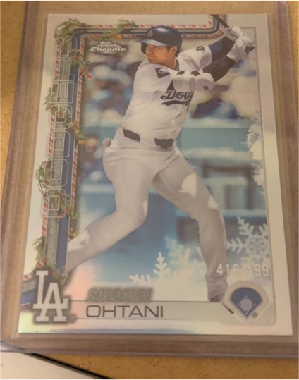 2025 Topps Holiday #H200 Shohei Ohtani — front