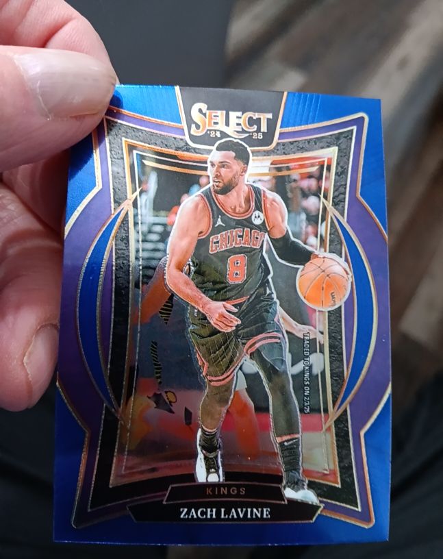 2024-25 Panini Select Concourse #10 Zach LaVine Blue Cracked Ice Prizm — front