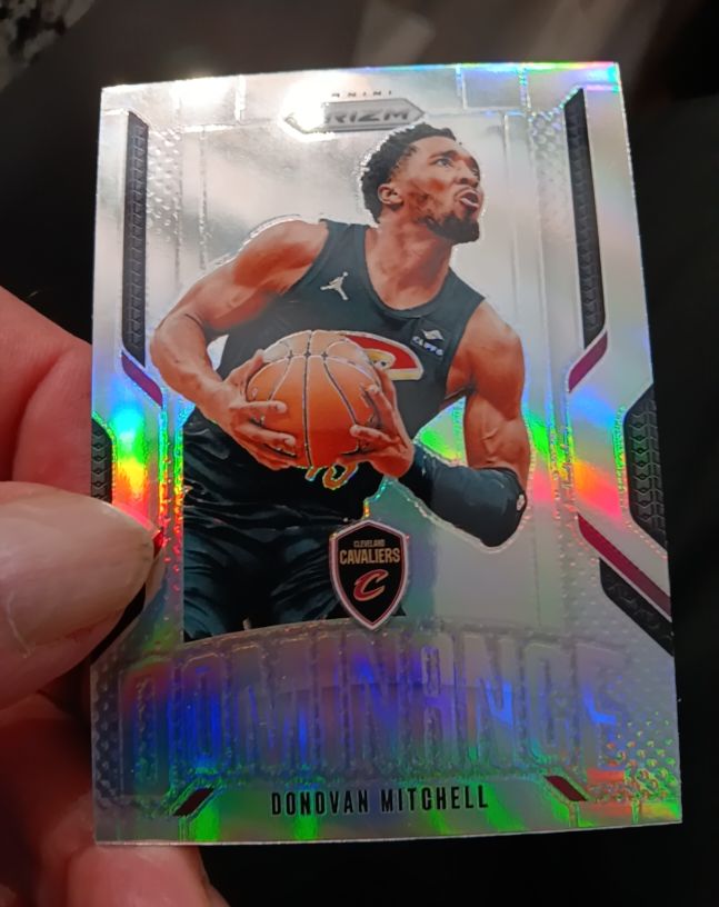 2024-25 Panini Prizm Dominance #23 Donovan Mitchell — front