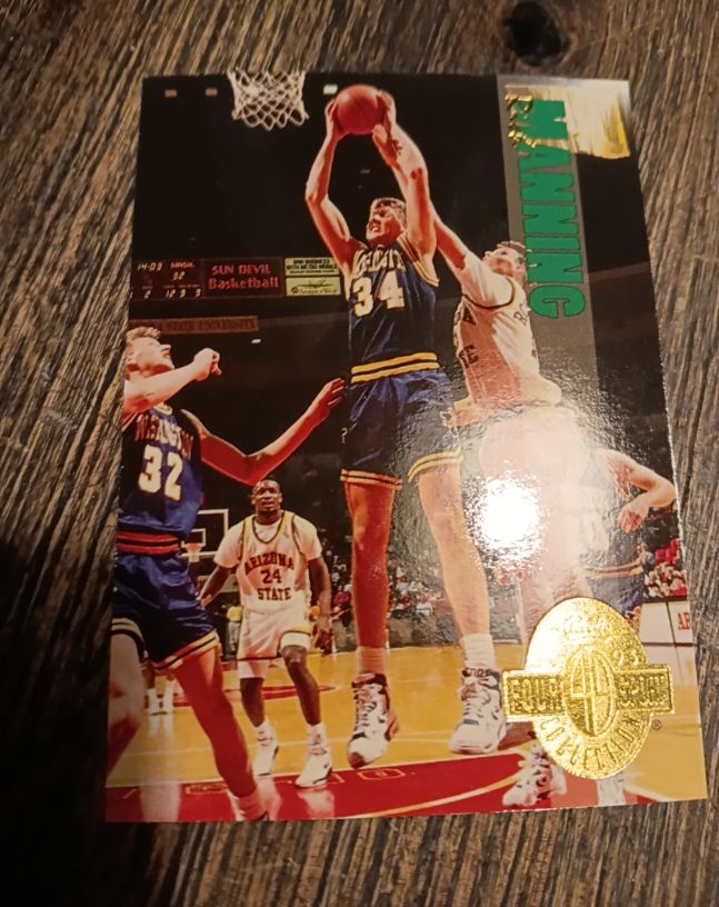 1994-95 SkyBox Premium #38 Jamal Mashburn — front