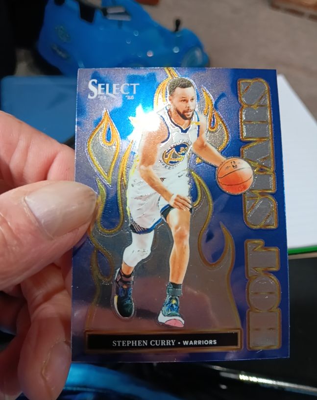 2024-25 Panini Select Hot Stars #12 Stephen Curry — front