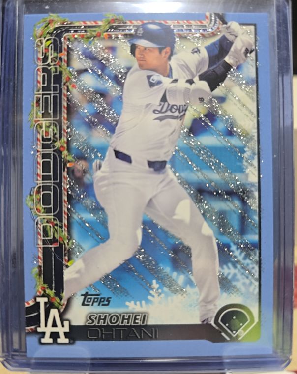 2025 Topps Holiday #H200 Shohei Ohtani Silver Glitter — front