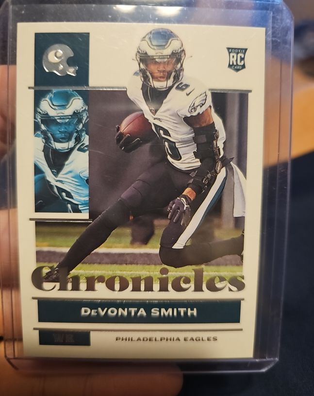 2021 Panini Chronicles #72 DeVonta Smith — front