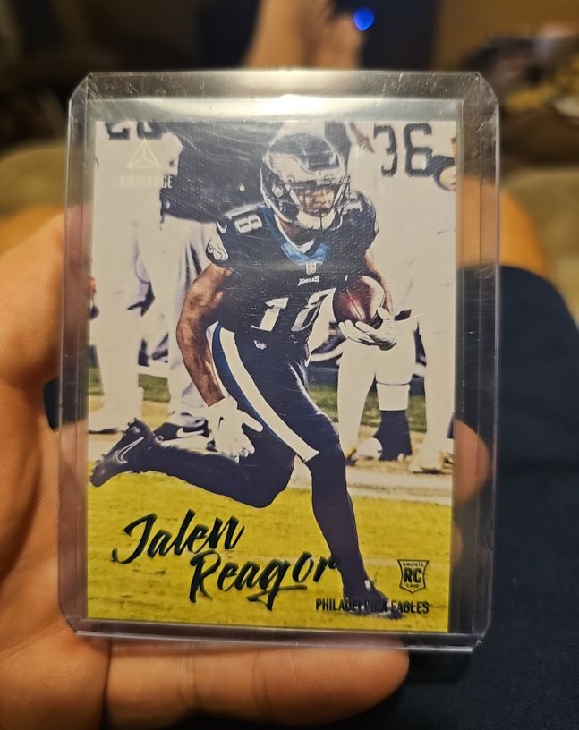 2020 Panini Chronicles Luminance #221 Jalen Reagor RC — front