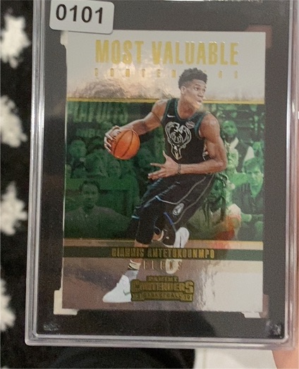 2018-19 Panini Contenders Most Valuable Contenders #4 Giannis Antetokounmpo — front