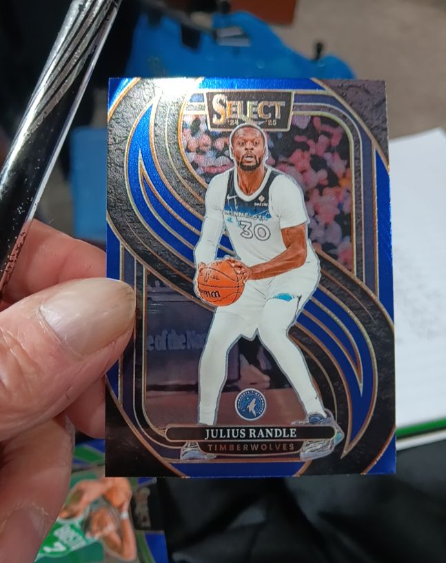 2024-25 Panini Select Premier Level #129 Julius Randle — front
