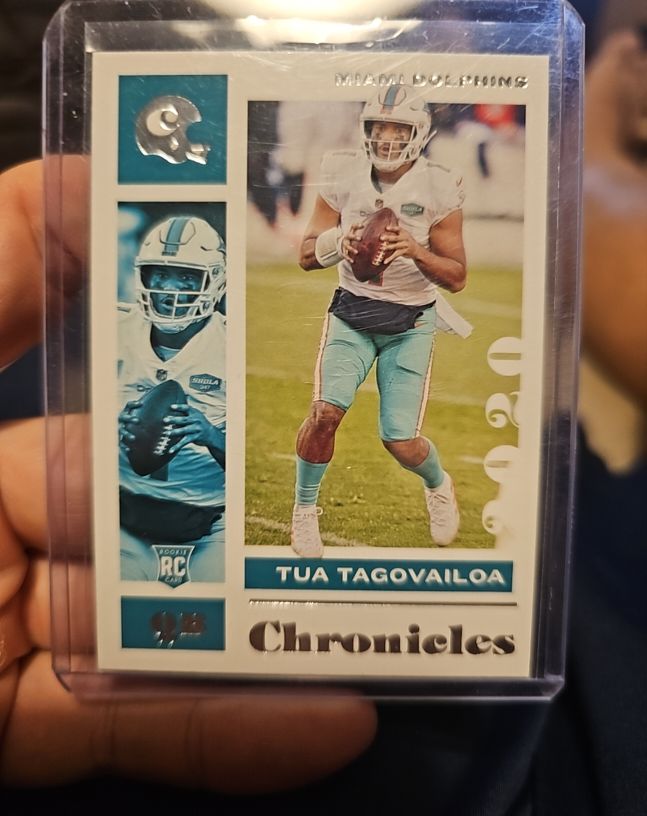 2020 Panini Chronicles #60 Tua Tagovailoa — front