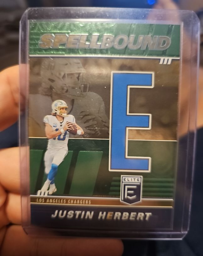 2022 Panini Donruss Elite Spellbound Green E #SB-JH2 Justin Herbert — front